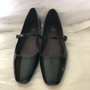 Patent Leather Mary Jane Dress Flats - Black